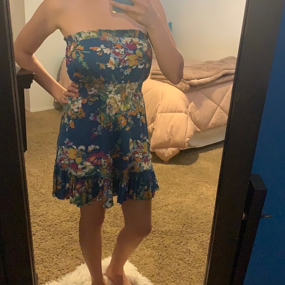 Forever 21 Dresses & Skirts - Forever 21 Blue Floral Strapless Sundress